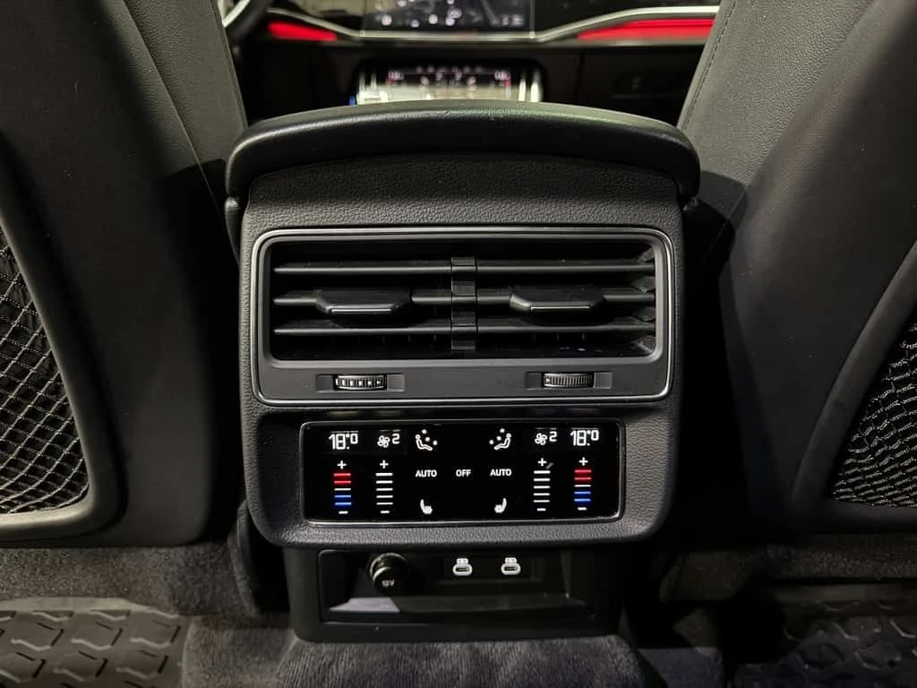 Audi Q7 * TECHNIK BLACK OPTICS CLEAN CARFAX! * CARFAX * ЦЕ, снимка 11 - Автомобили и джипове - 54082665