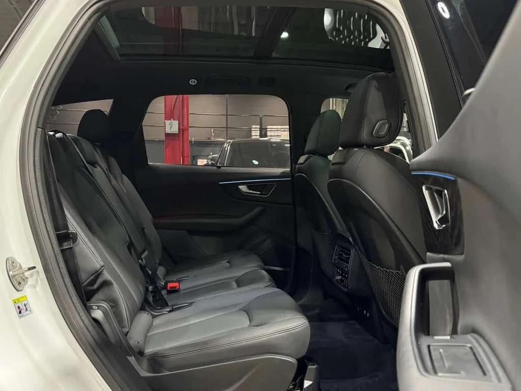 Audi Q7 * TECHNIK BLACK OPTICS CLEAN CARFAX! * CARFAX * ЦЕ, снимка 10 - Автомобили и джипове - 54082665