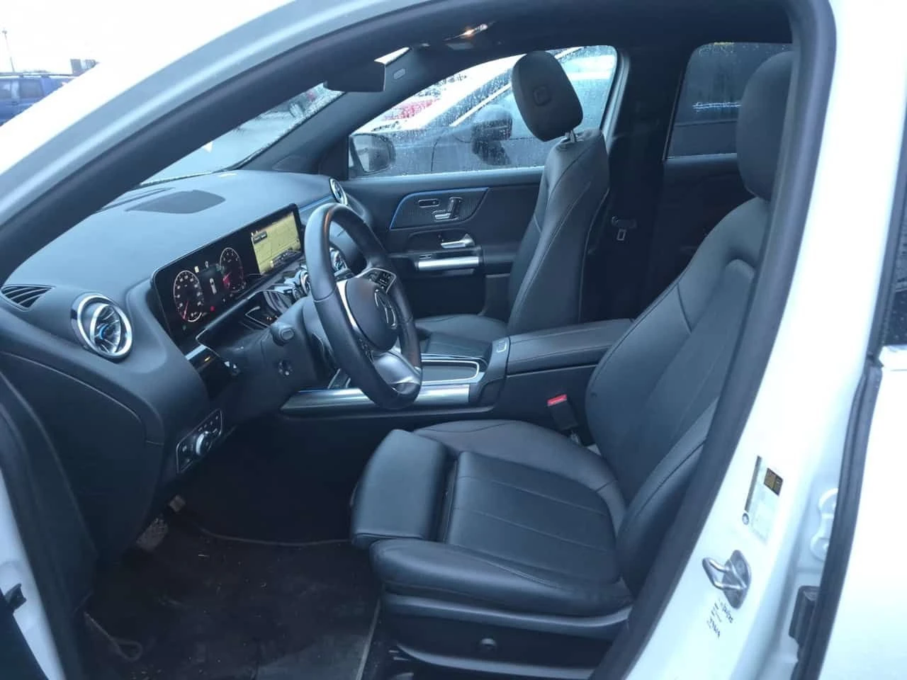 Mercedes-Benz GLA 250  LED | 4Matic | PANORAMA | MEMORY | HEATED SEATS |, снимка 8 - Автомобили и джипове - 54137447