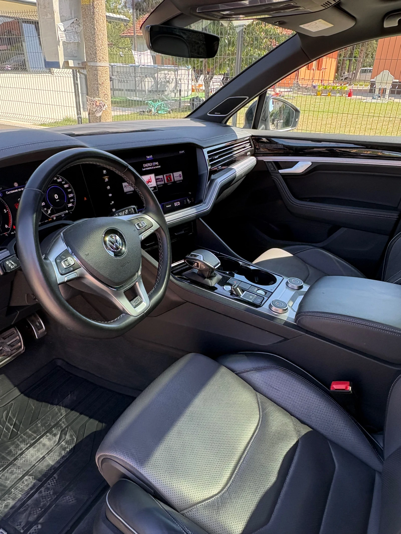 VW Touareg R-LINE 4.0TDI V8 4MOTION, снимка 5 - Автомобили и джипове - 55104568