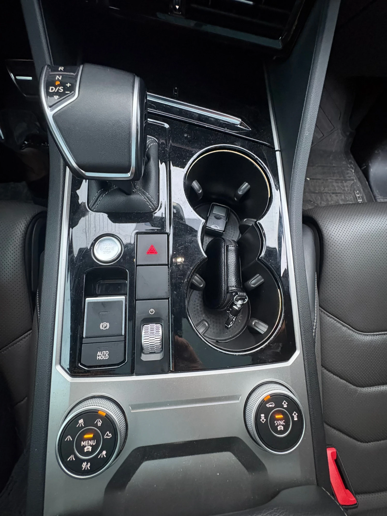 VW Touareg R-LINE 4.0TDI V8 4MOTION, снимка 9 - Автомобили и джипове - 54646330