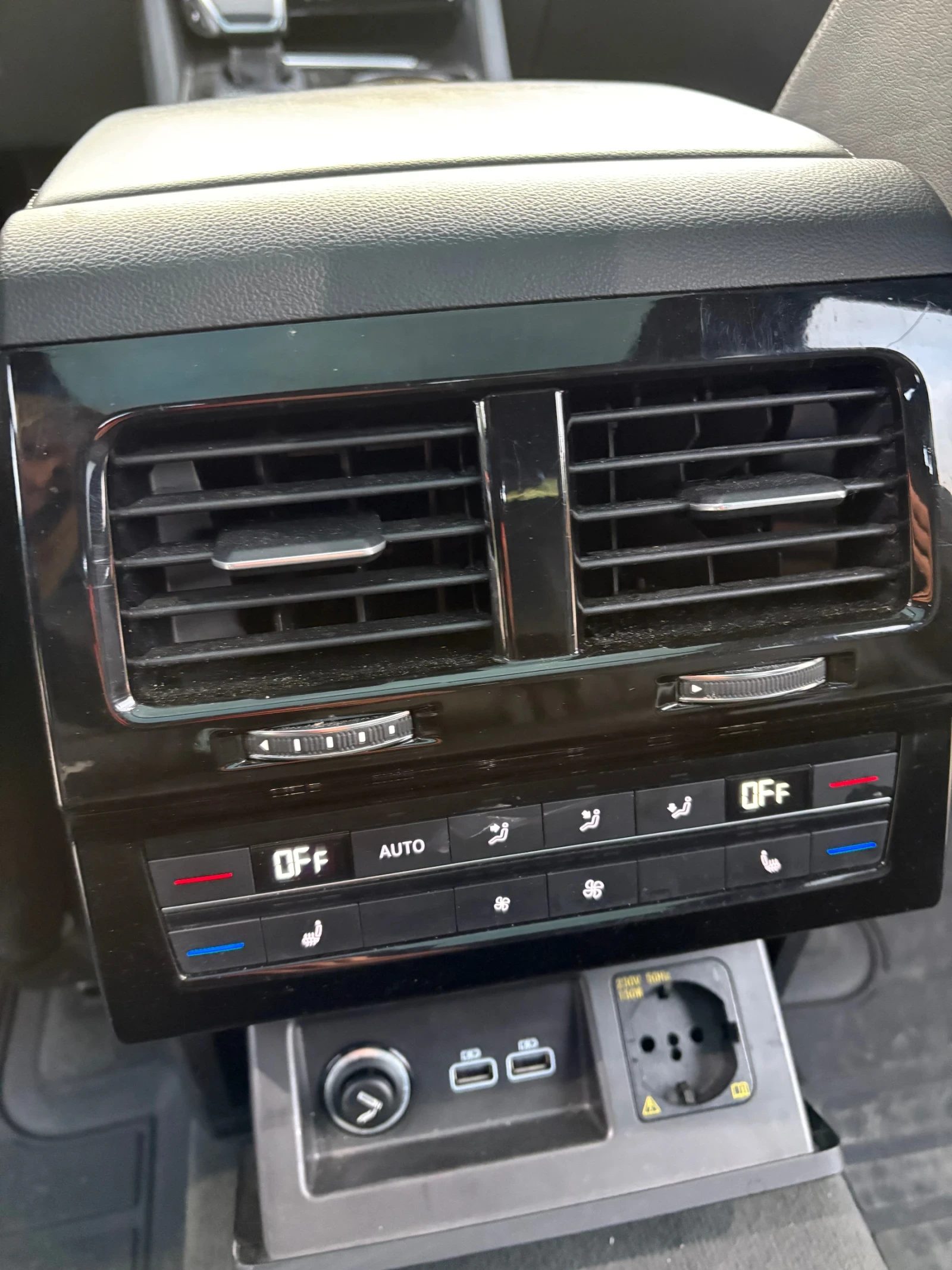 VW Touareg R-LINE 4.0TDI V8 4MOTION, снимка 4 - Автомобили и джипове - 54646330