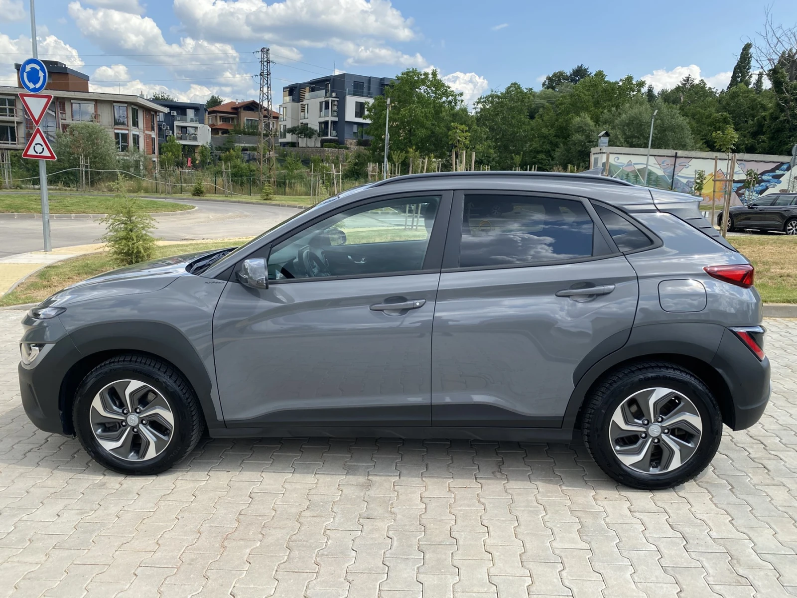 Hyundai Kona 1.6 GDI/ Hybrid/ DCT/Гаранция до 04.2028 , снимка 8 - Автомобили и джипове - 55065450