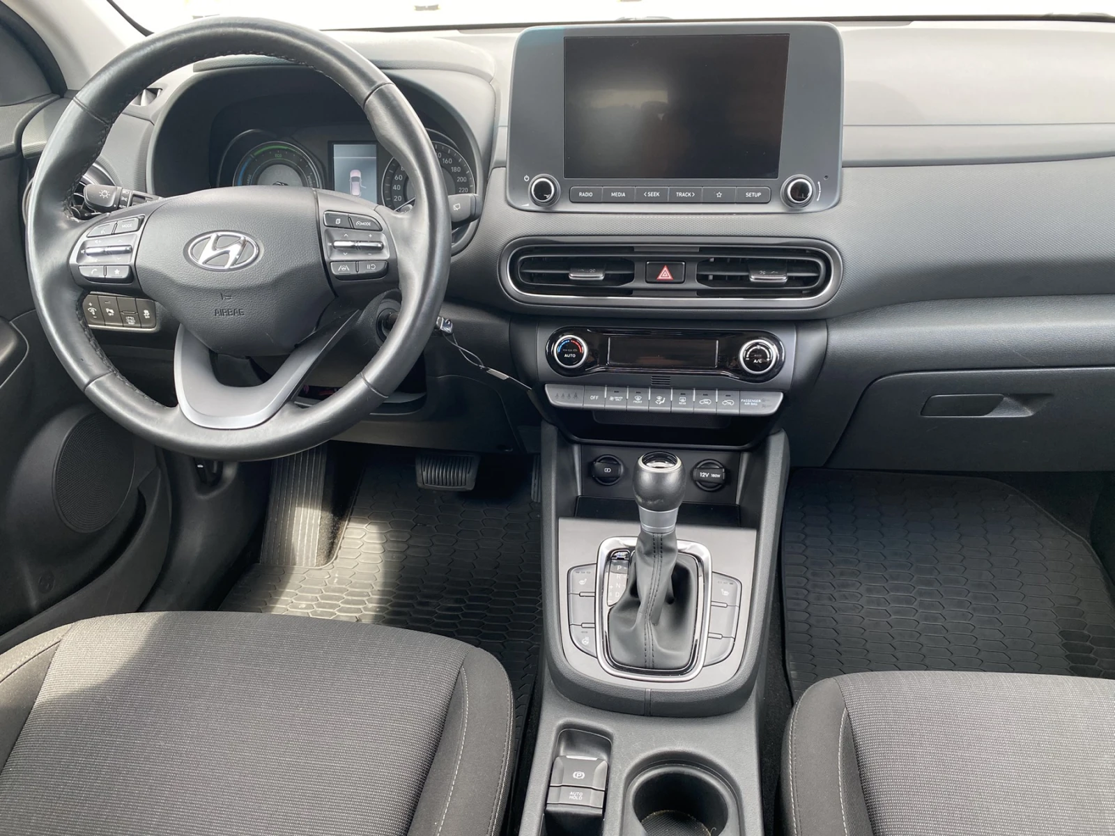 Hyundai Kona 1.6 GDI/ Hybrid/ DCT/Гаранция до 04.2028 , снимка 9 - Автомобили и джипове - 55065450