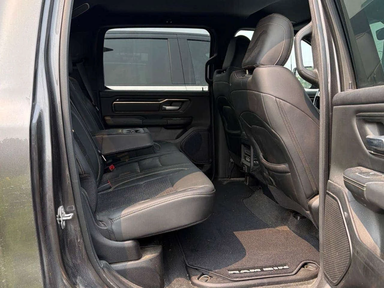 Dodge RAM 1500 * Sport * CARFAX * ФИКСИРАНА ЦЕНА ДО БГ * , снимка 4 - Автомобили и джипове - 55300047