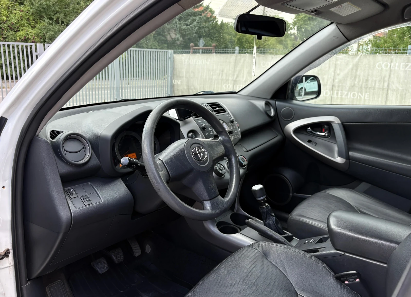 Toyota Rav4 2.2 D-4D, 4X4, РЕГИСТРИРАН, ОБСЛУЖЕН, снимка 8 - Автомобили и джипове - 55790137