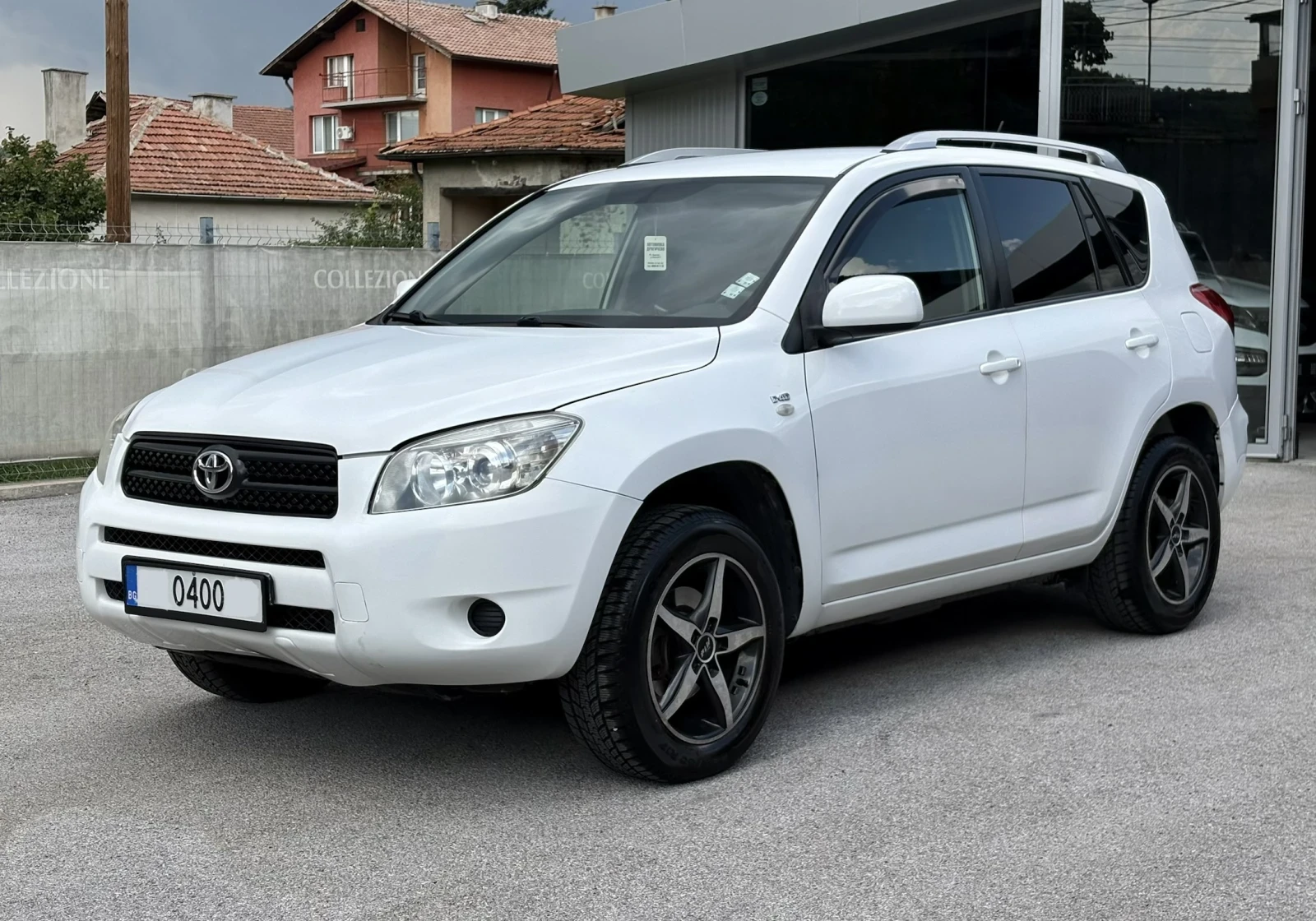 Toyota Rav4 2.2 D-4D, 4X4, РЕГИСТРИРАН, ОБСЛУЖЕН, снимка 3 - Автомобили и джипове - 55790137