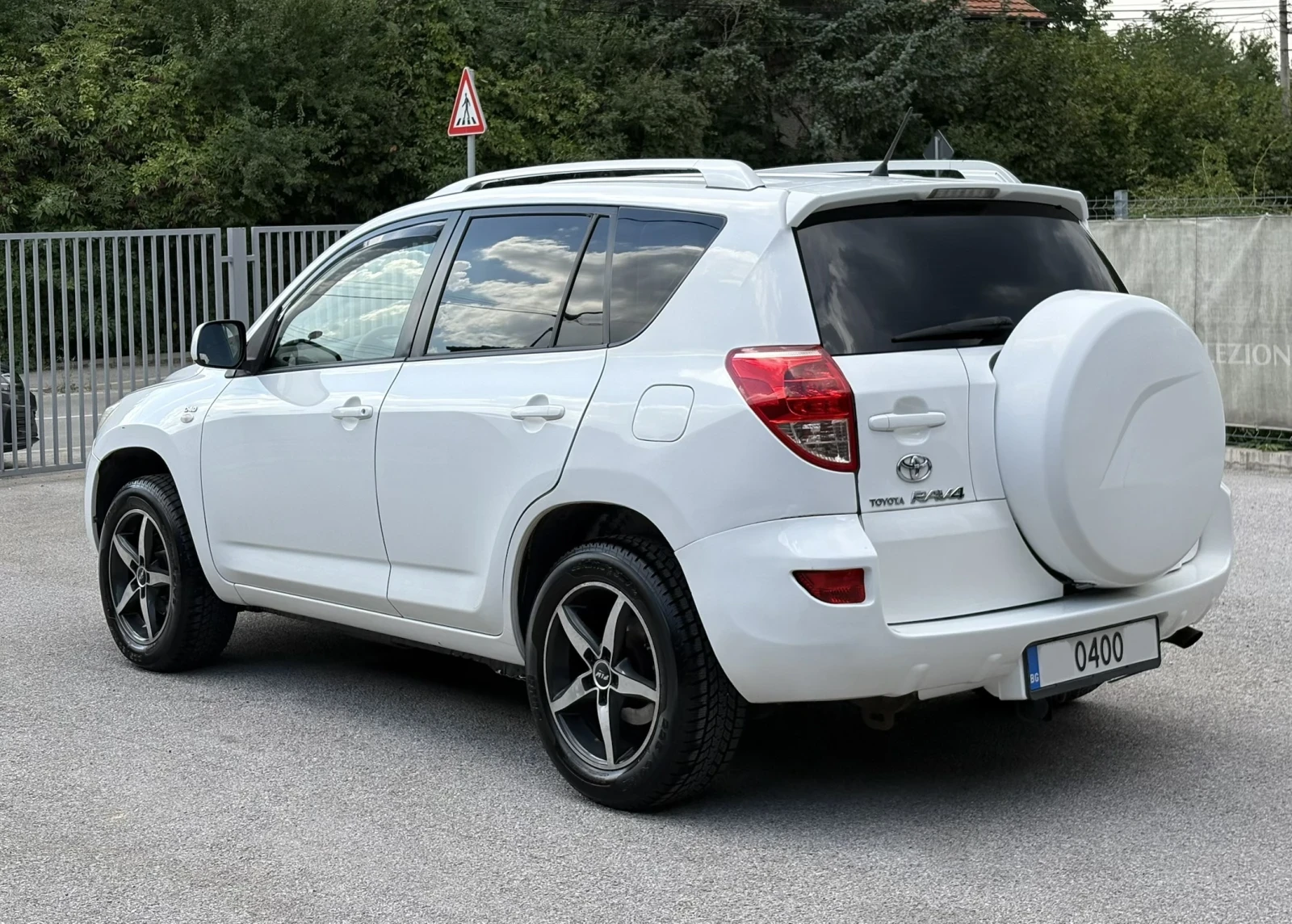 Toyota Rav4 2.2 D-4D, 4X4, РЕГИСТРИРАН, ОБСЛУЖЕН, снимка 4 - Автомобили и джипове - 55790137