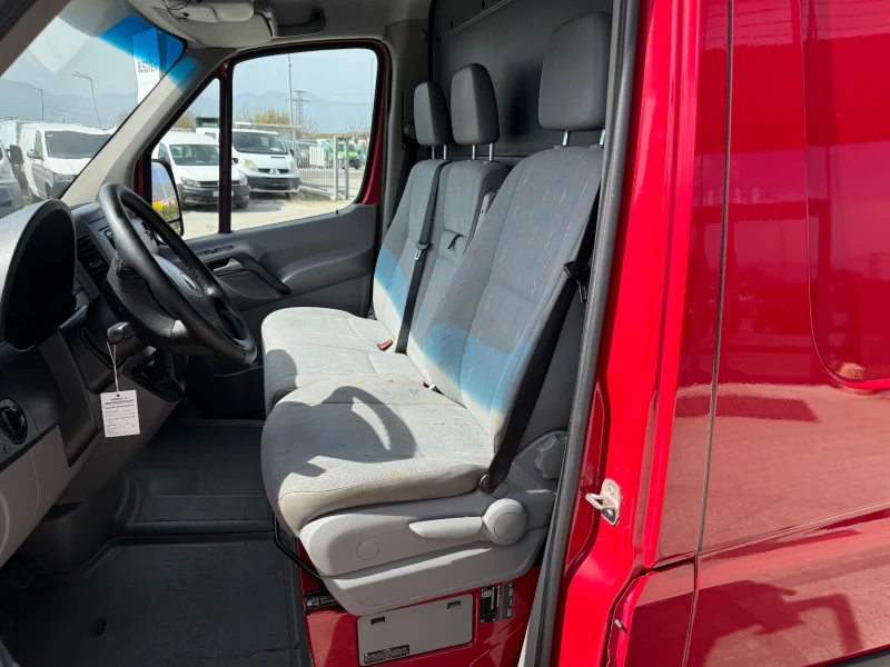 VW Crafter 2.5TDI L1H1 Климатроник , снимка 12 - Бусове и автобуси - 49492109