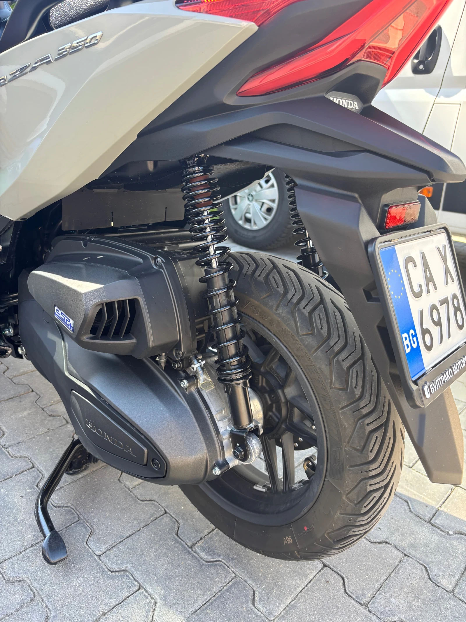 Honda Forza  - изображение 8