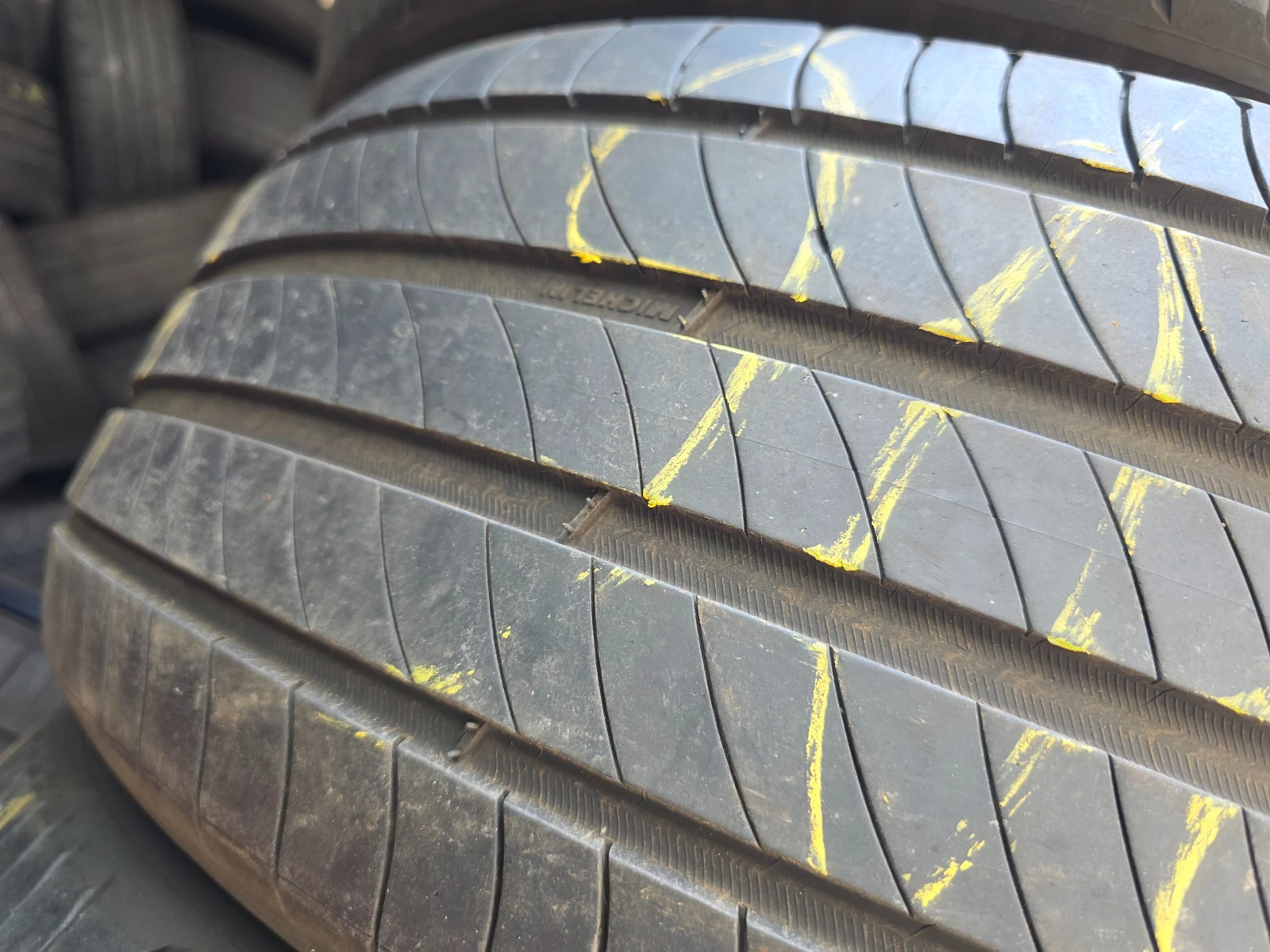 Гуми Летни 235/55R19, снимка 2 - Гуми и джанти - 55478858