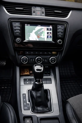 Skoda Octavia 2.0 TDI DSG (Navi, Camera), снимка 4