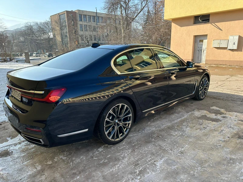 BMW 730 xDrive M-Sport / Laser / Head Up / Massage, снимка 4 - Автомобили и джипове - 48785036