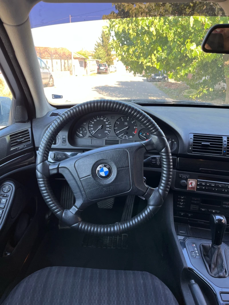 BMW 520 2.0i, снимка 8 - Автомобили и джипове - 48811745