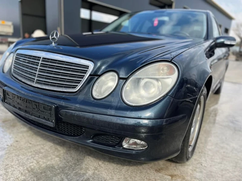 Mercedes-Benz E 220, снимка 2 - Автомобили и джипове - 49713133
