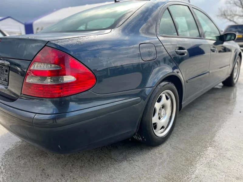 Mercedes-Benz E 220, снимка 4 - Автомобили и джипове - 49713133