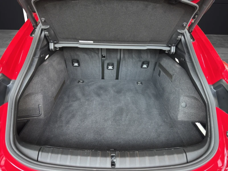 Porsche Taycan 4S* CROSS TURISMO* PANO* BOSE* 360CAM* DISTR* KEYL, снимка 17 - Автомобили и джипове - 50190067