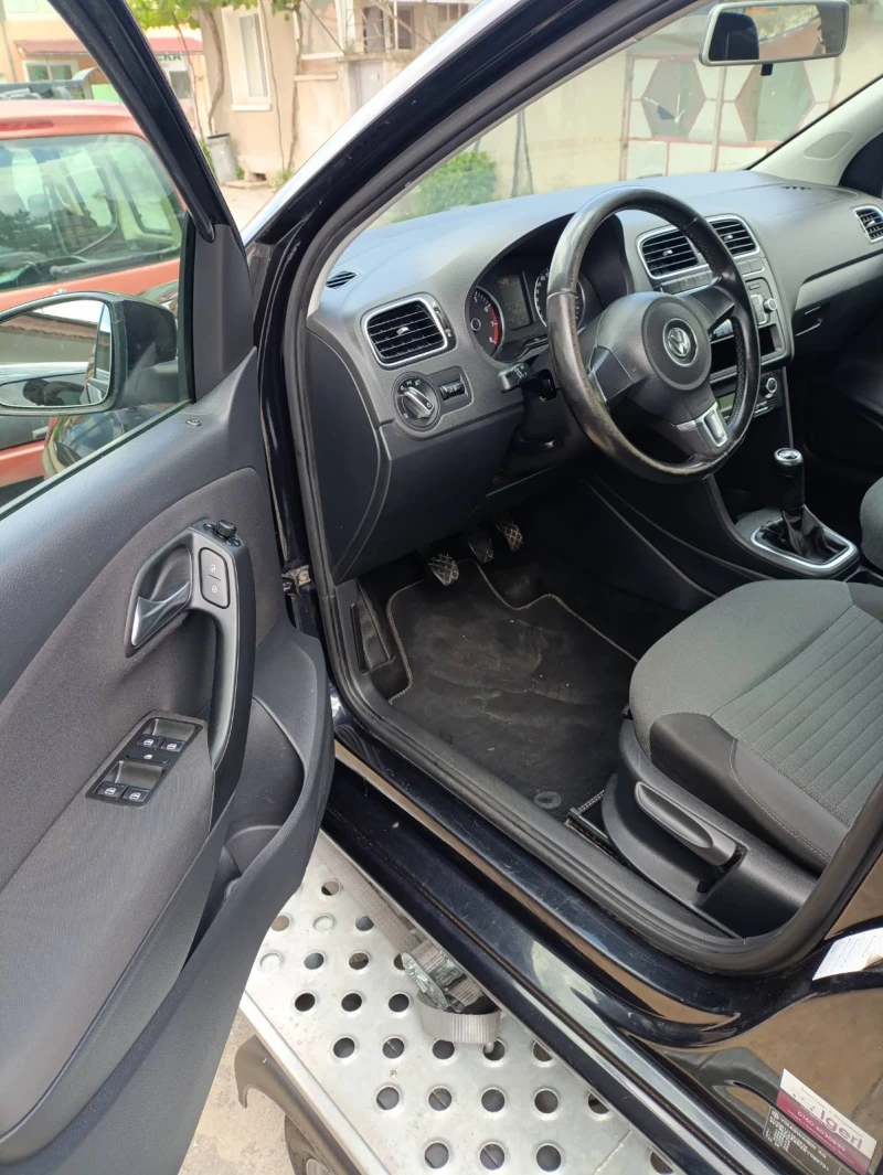 VW Polo 1.4i, снимка 7 - Автомобили и джипове - 51035764