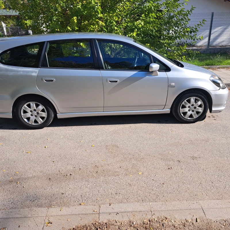 Honda Stream, снимка 4 - Автомобили и джипове - 50926605