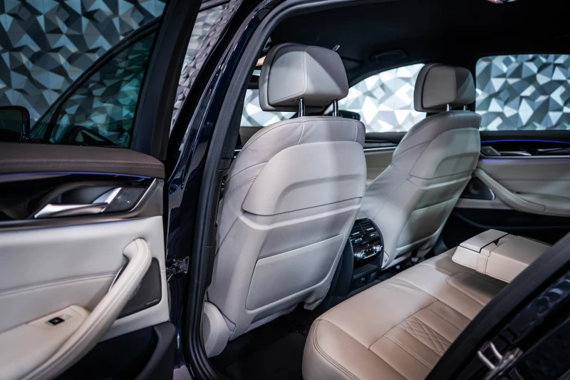 BMW 550 xDrive М-sport* Headup* 360, снимка 14 - Автомобили и джипове - 51288916