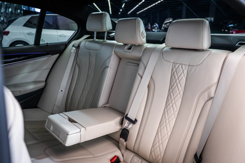 BMW 550 xDrive М-sport* Headup* 360, снимка 16 - Автомобили и джипове - 51288916