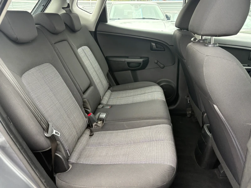 Kia Venga 1.4 CRDI, снимка 10 - Автомобили и джипове - 52322857