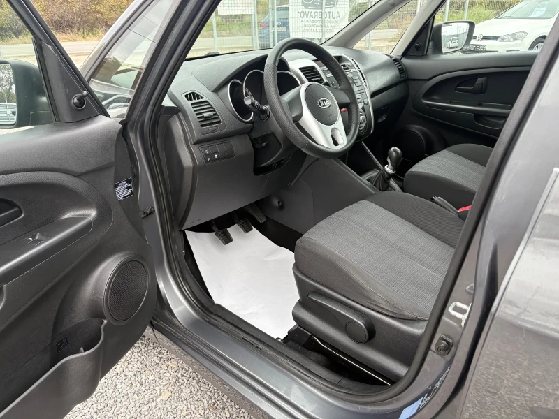 Kia Venga 1.4 CRDI, снимка 14 - Автомобили и джипове - 52322857