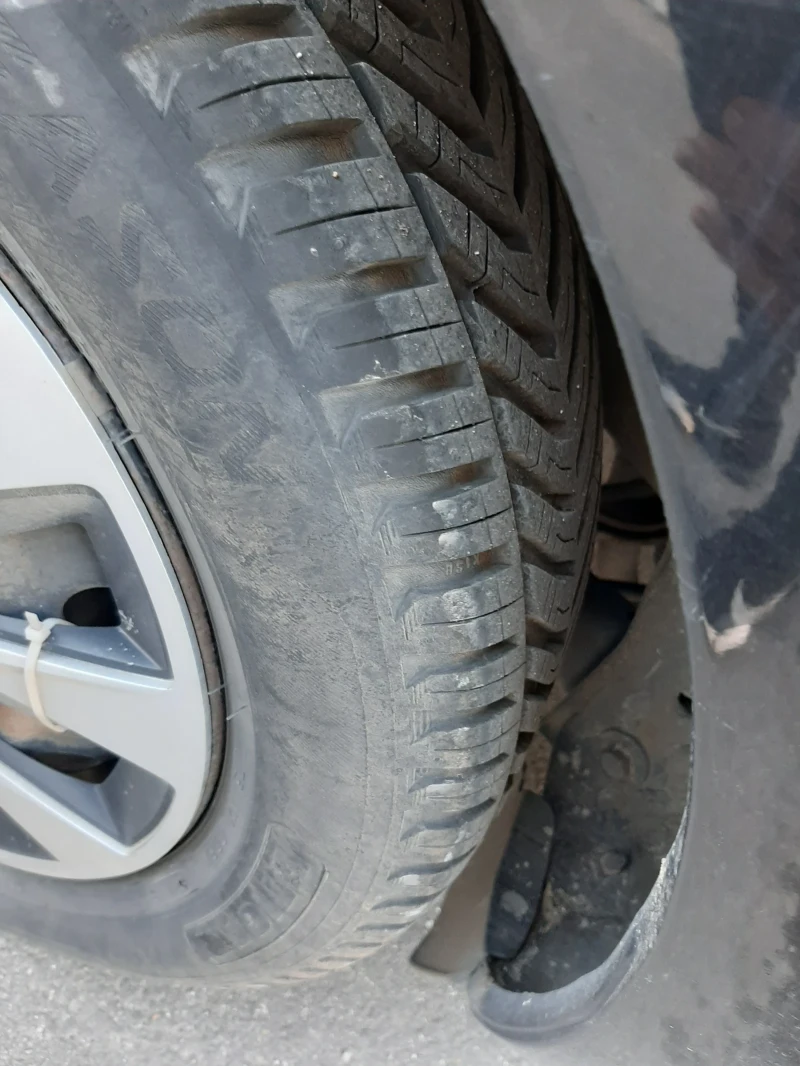 Toyota Yaris, снимка 4 - Автомобили и джипове - 52615774