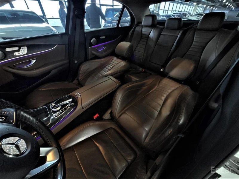 Mercedes-Benz E 220, снимка 6 - Автомобили и джипове - 52899851