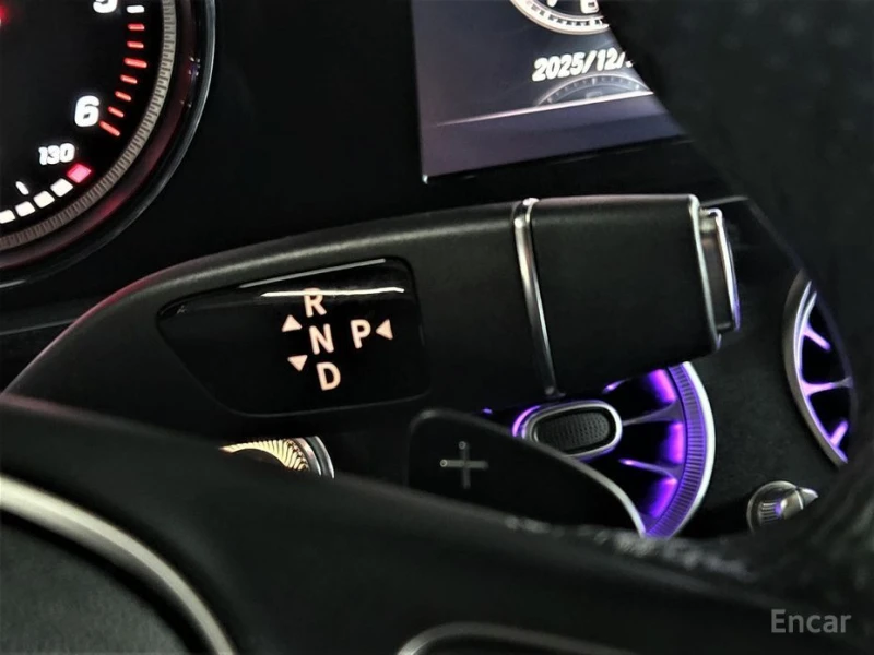 Mercedes-Benz E 220, снимка 9 - Автомобили и джипове - 52899851