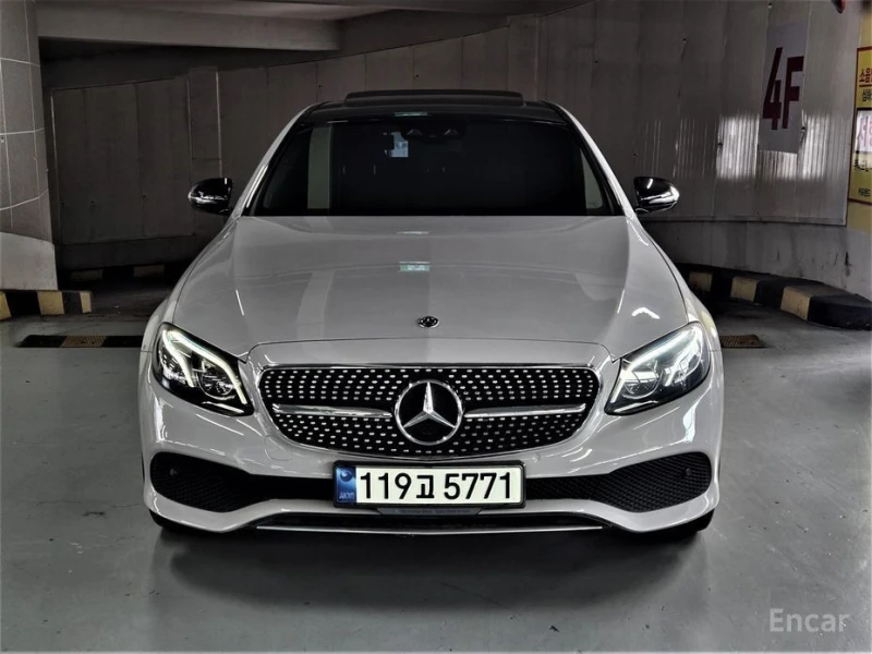 Mercedes-Benz E 220, снимка 3 - Автомобили и джипове - 52899851
