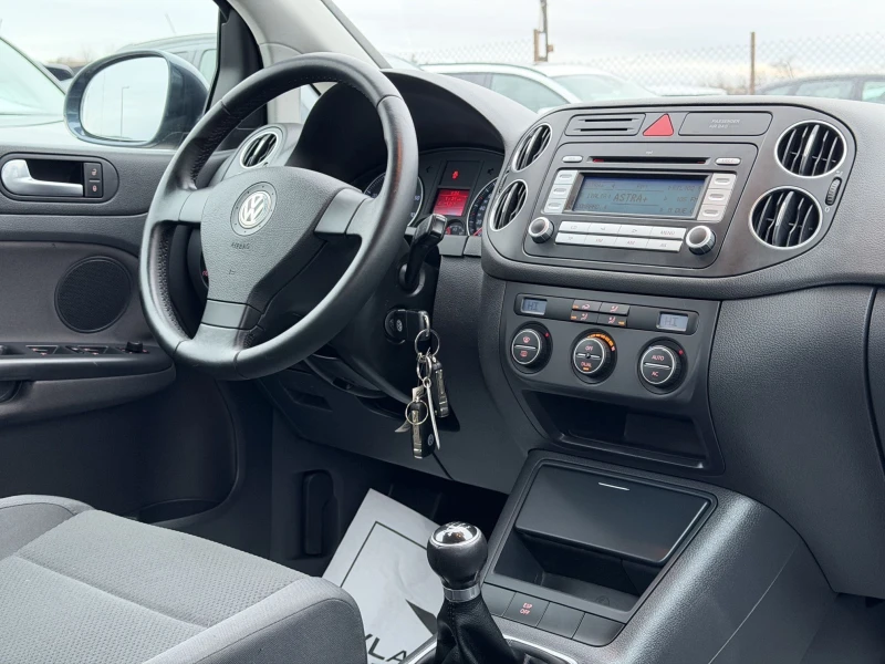 VW Golf Plus 1.6i TOP, снимка 14 - Автомобили и джипове - 53100999