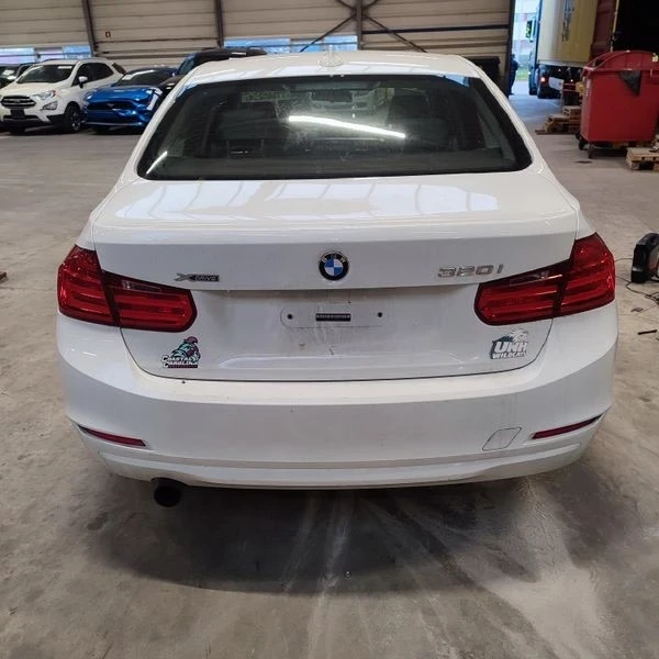 BMW 320, снимка 6 - Автомобили и джипове - 53657552