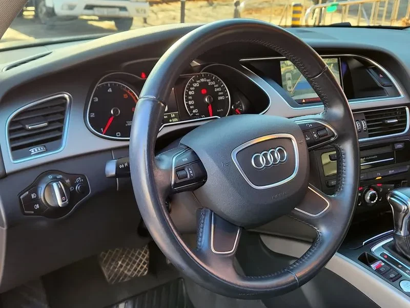Audi A4 2.0 TDI Quattro Dynamic B8, снимка 8 - Автомобили и джипове - 53677756