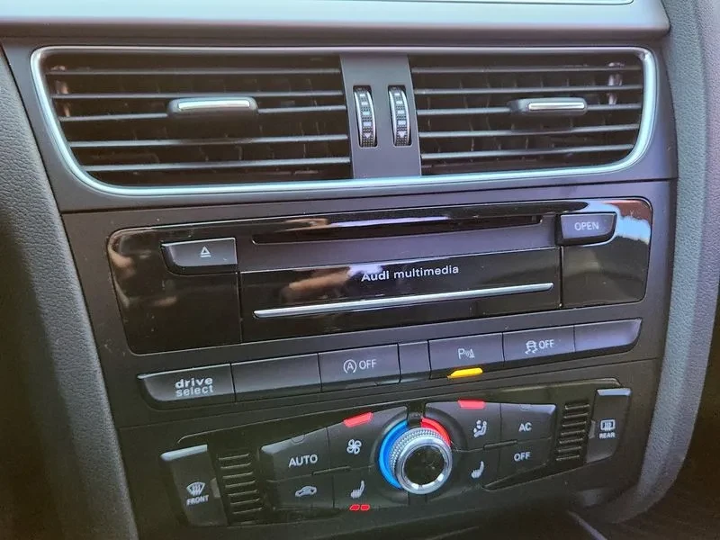 Audi A4 2.0 TDI Quattro Dynamic B8, снимка 12 - Автомобили и джипове - 53677756