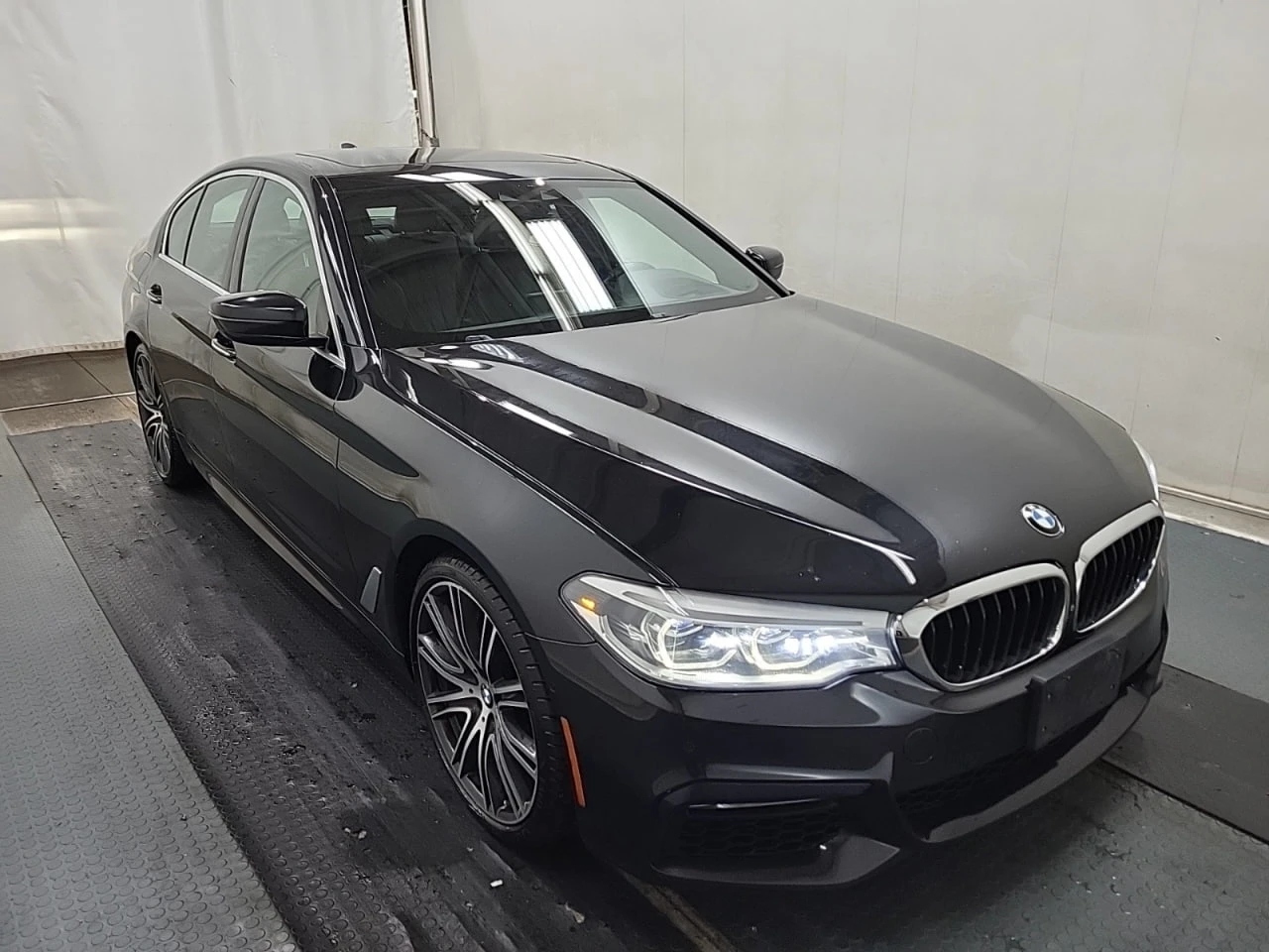 BMW 530 * CARFAX * АВТО КРЕДИТ * ЦЕНА ДО БГ! - изображение 3