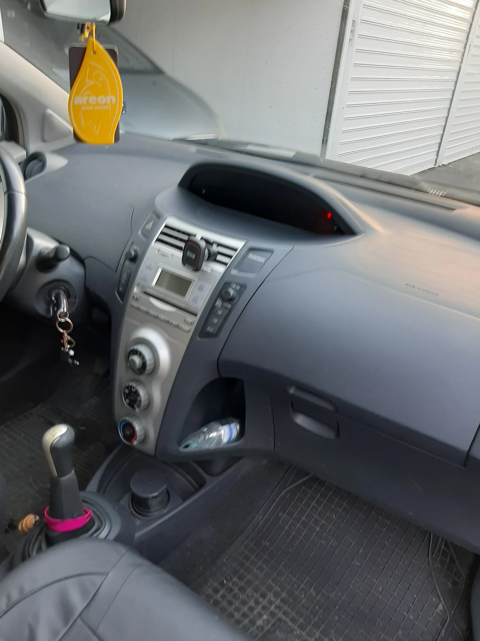 Toyota Yaris  - изображение 5