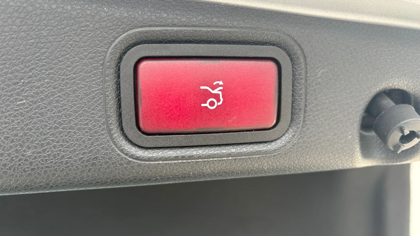 Mercedes-Benz E 200, снимка 14 - Автомобили и джипове - 53911240