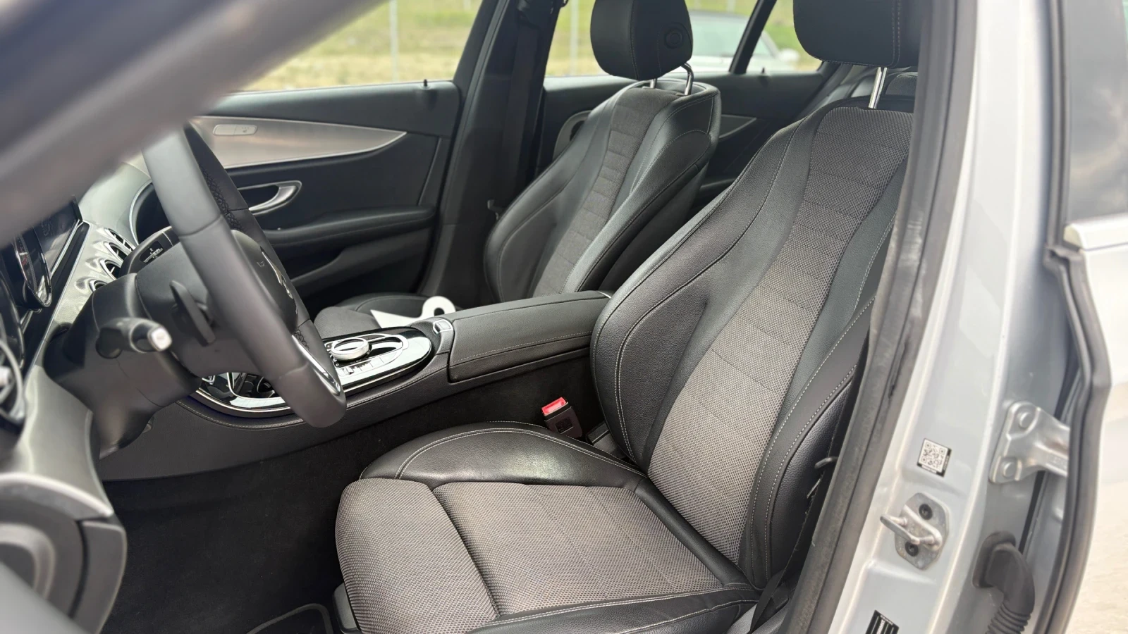 Mercedes-Benz E 200, снимка 6 - Автомобили и джипове - 53911240