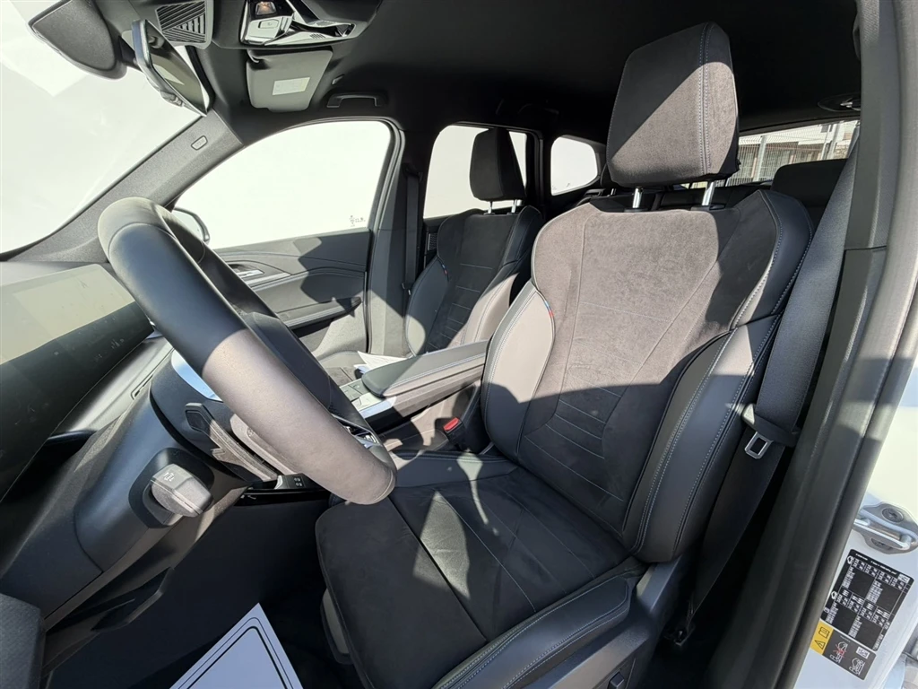 BMW iX1 xDrive30, снимка 9 - Автомобили и джипове - 53976710