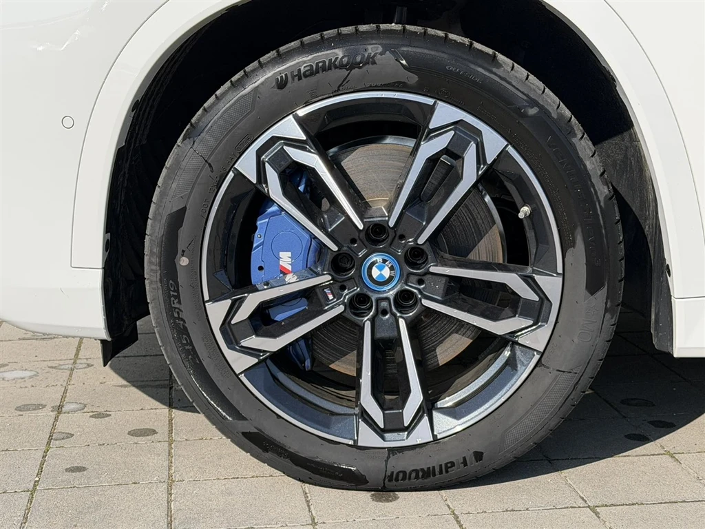 BMW iX1 xDrive30, снимка 5 - Автомобили и джипове - 53976710