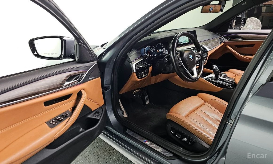 BMW 520, снимка 11 - Автомобили и джипове - 54123738