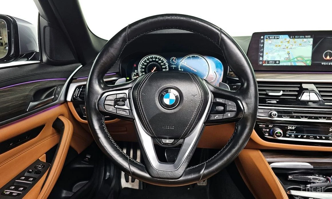 BMW 520, снимка 13 - Автомобили и джипове - 54123738