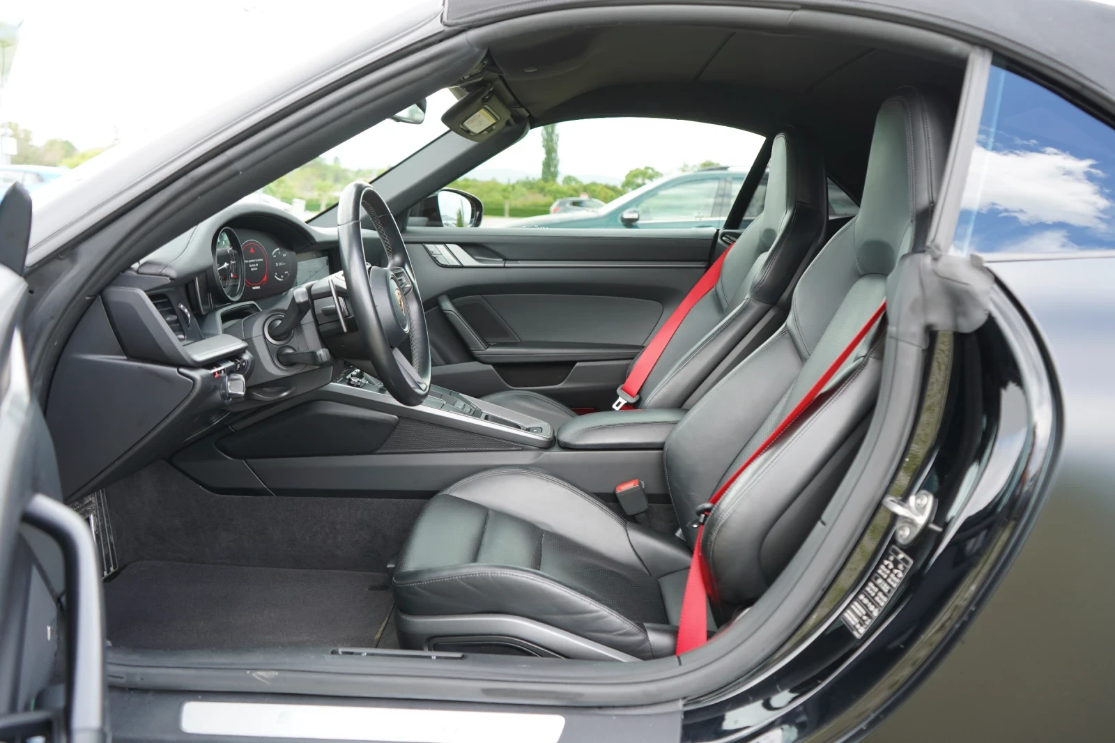 Porsche 911 CARRERA* CABRIO* SPORT CHRONO* BOSE* CAMERA* , снимка 8 - Автомобили и джипове - 54523352