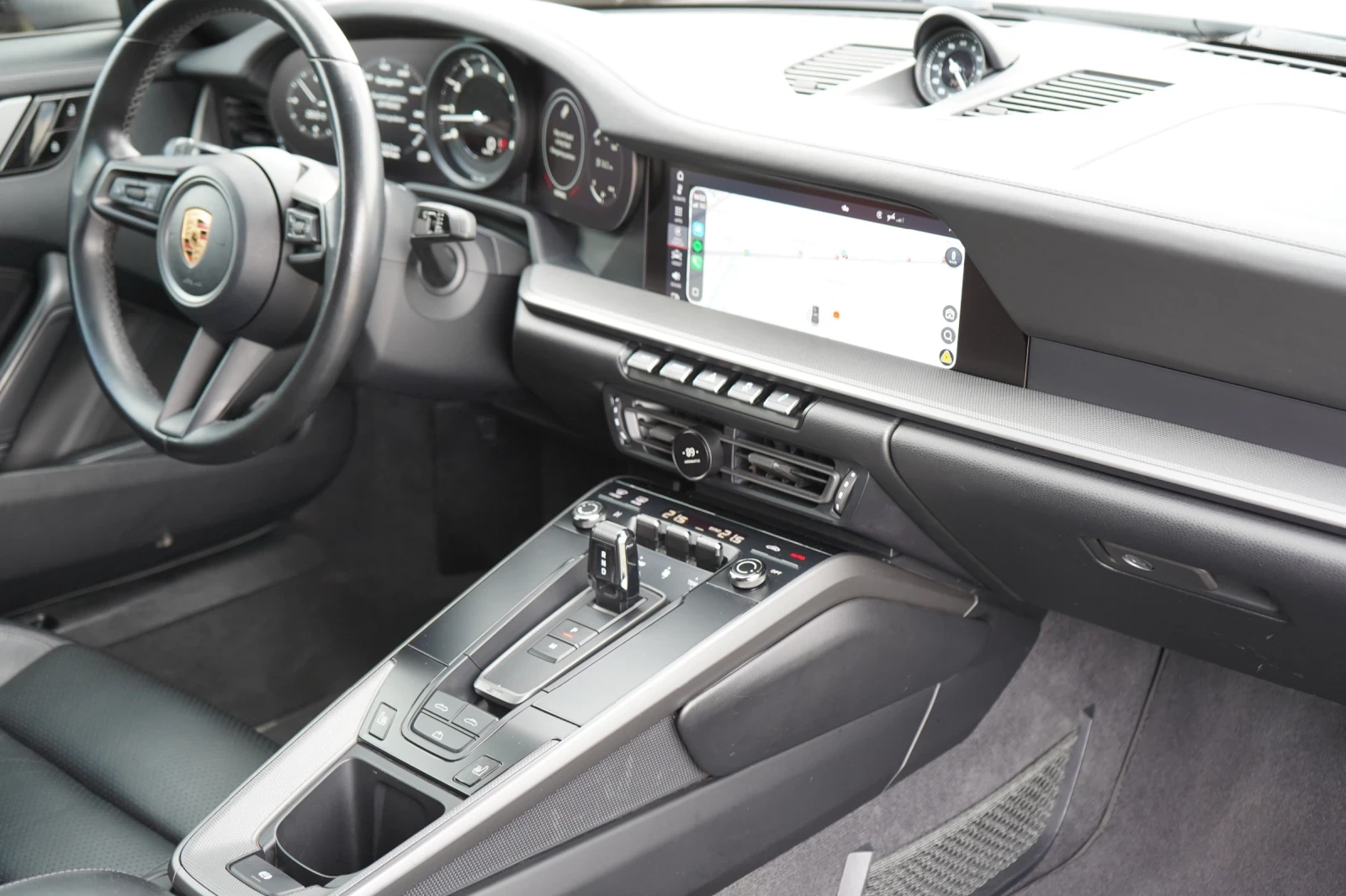 Porsche 911 CARRERA* CABRIO* SPORT CHRONO* BOSE* CAMERA* , снимка 11 - Автомобили и джипове - 54523352