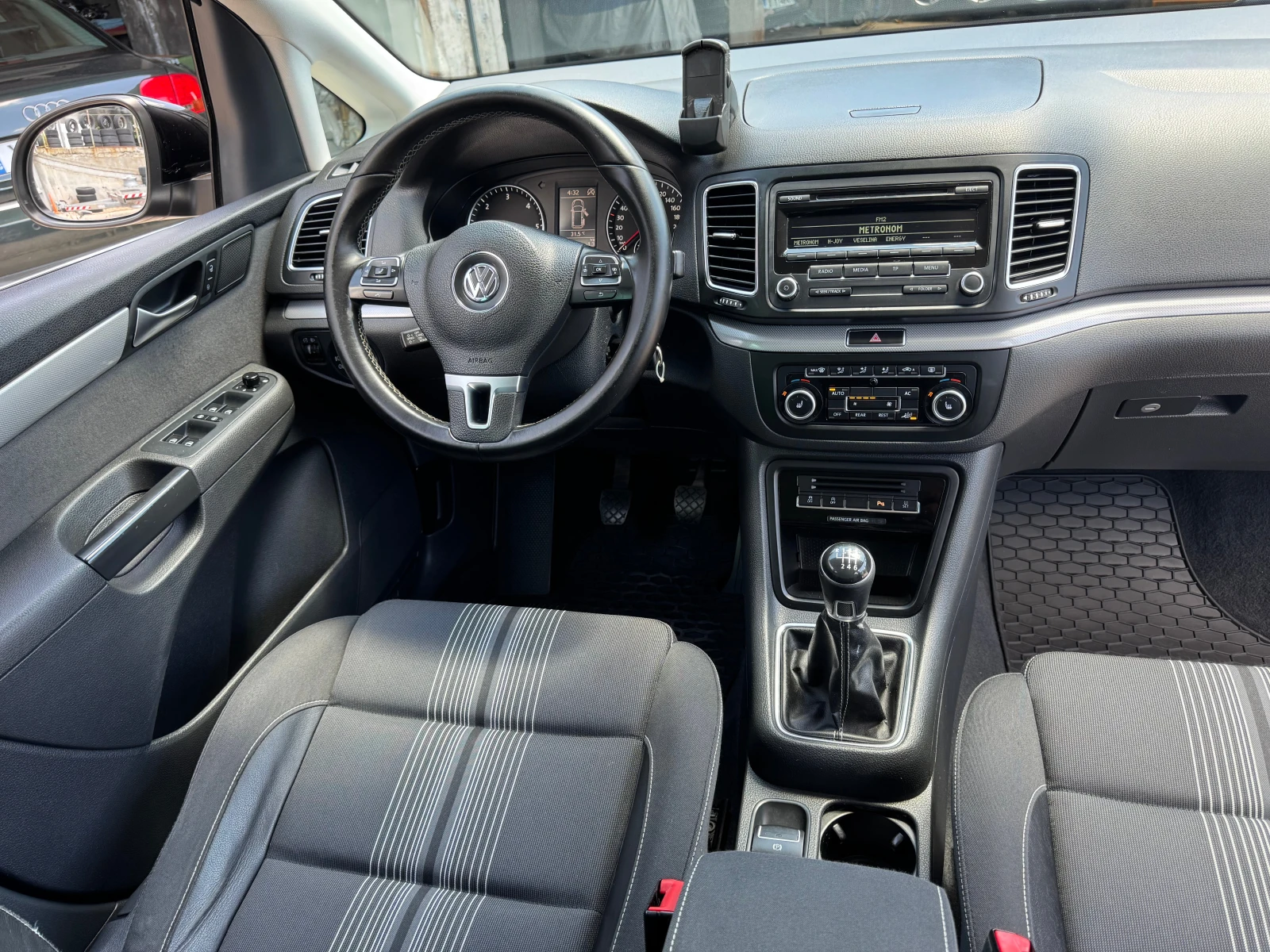 VW Sharan 2.0TDI-MATCH, снимка 16 - Автомобили и джипове - 55302881