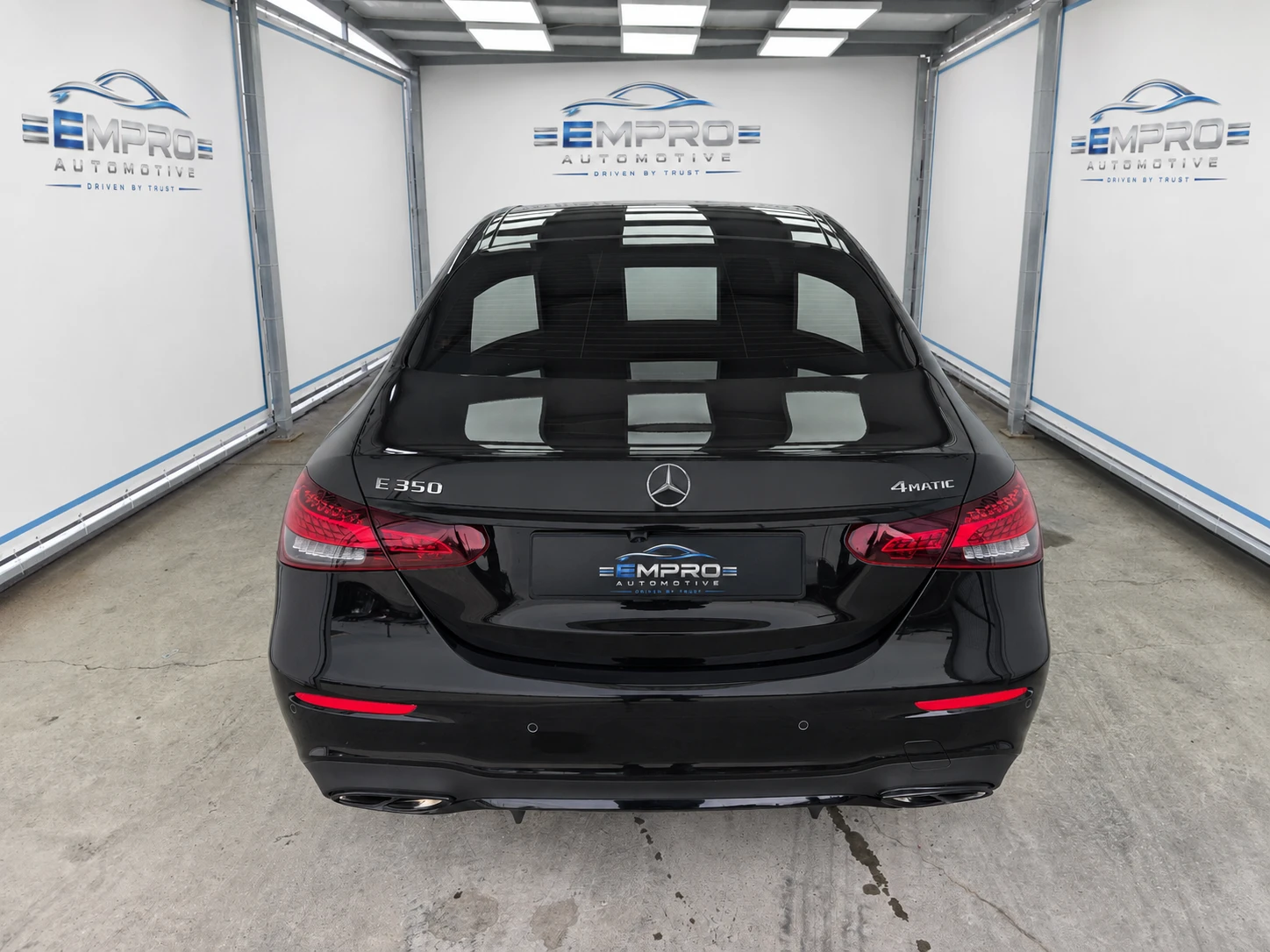 Mercedes-Benz E 350 4MATIC* 360 CAM* AMBIENT PLUS* DISTR* PANO, снимка 5 - Автомобили и джипове - 55351911