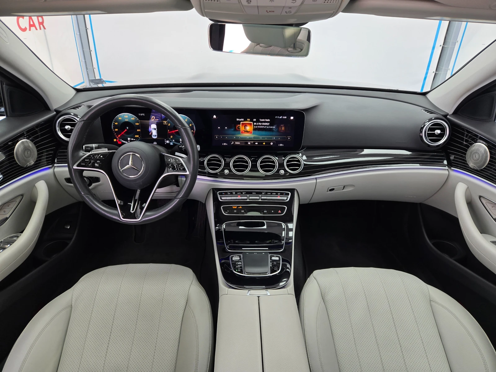 Mercedes-Benz E 350 4MATIC* 360 CAM* AMBIENT PLUS* DISTR* PANO, снимка 8 - Автомобили и джипове - 55351911