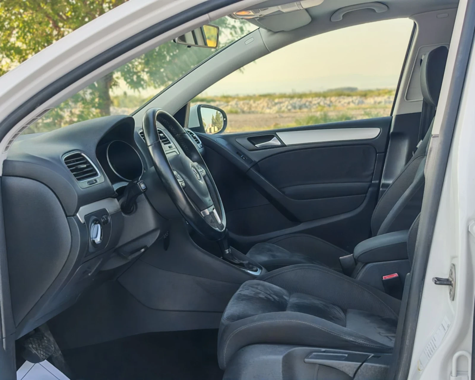 VW Golf 1.4 БЕНЗИН 122 К.С.DSG!HIGHLINE!128 000 КМ!НОВА, снимка 8 - Автомобили и джипове - 55754522
