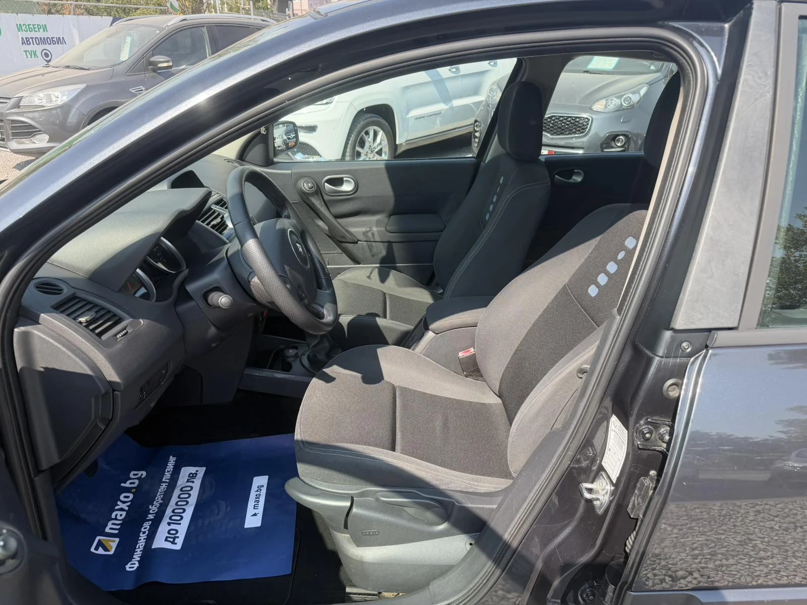 Renault Megane 1.6I, снимка 11 - Автомобили и джипове - 55795946